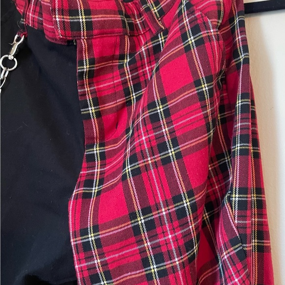 Hot Topic women’s xsmall plaid pants with chain - Picture 5 of 5